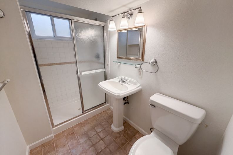 Photo 24 of 33 of 1741 S Krameria Way, Denver, CO