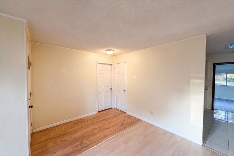 Photo 10 of 26 of 722 Virginia Ln, Apopka, FL