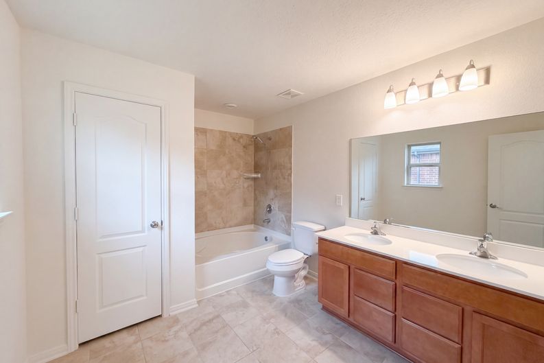 Photo 13 of 16 of 4814 Westfield Pines Dr, Katy, TX