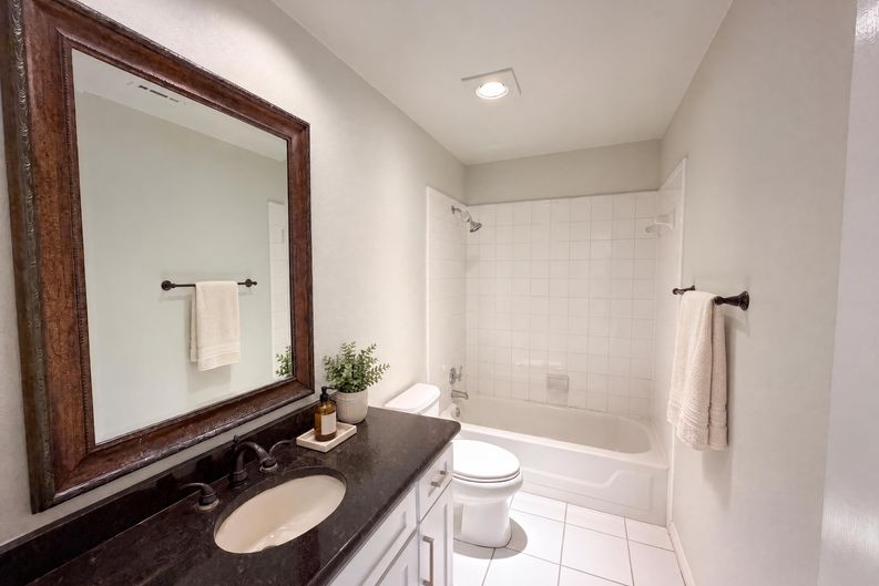 Photo 19 of 26 of 8703 Stonecrest Dr, Irving, TX