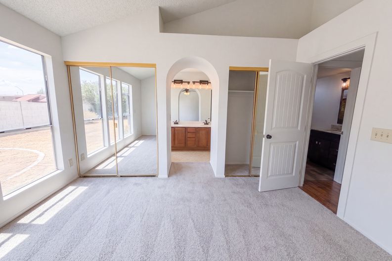 Photo 16 of 29 of 615 W Montoya Ln, Phoenix, AZ