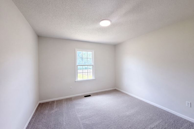 Photo 9 of 16 of 2243 Mintew Cir, Lincolnton, NC