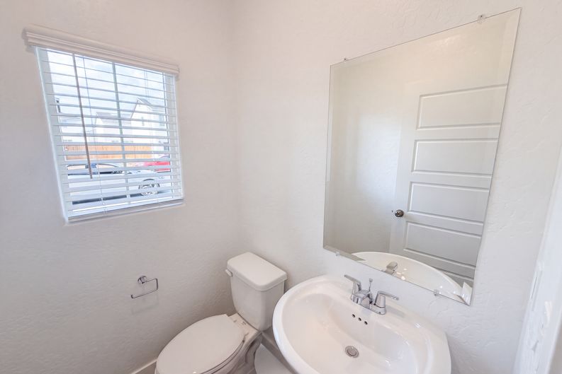 Photo 8 of 17 of 4472 Bellaire Ave, Clovis, CA