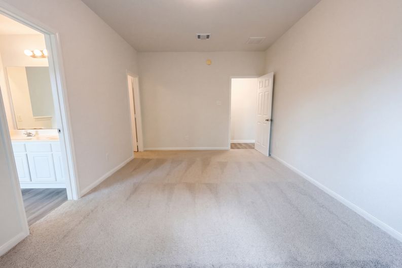 Photo 16 of 26 of 21619 Astipalia Dr, Spring, TX