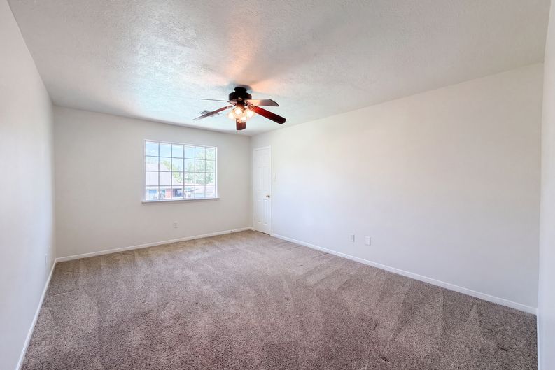 Photo 21 of 30 of 2854 Everett Dr, Friendswood, TX