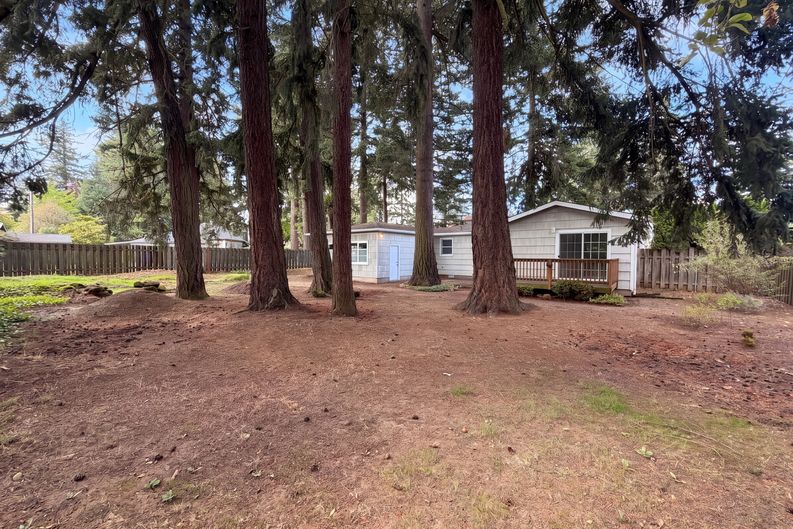 Photo 5 of 15 of 11500 SE Hawthorne St, Portland, OR