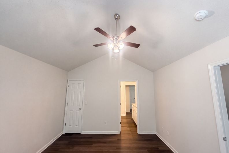 Photo 4 of 23 of 30 Pickwick Pl, Greensboro, NC