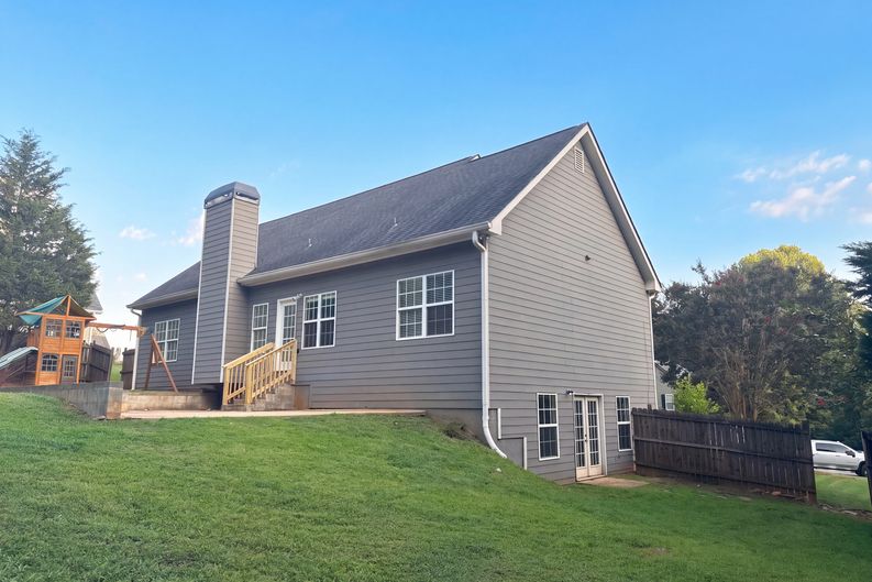 Photo 7 of 43 of 8230 Mossybrook Ln, Douglasville, GA