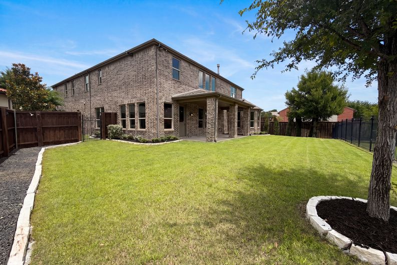 Photo 39 of 42 of 7221 Durand Dr, Irving, TX