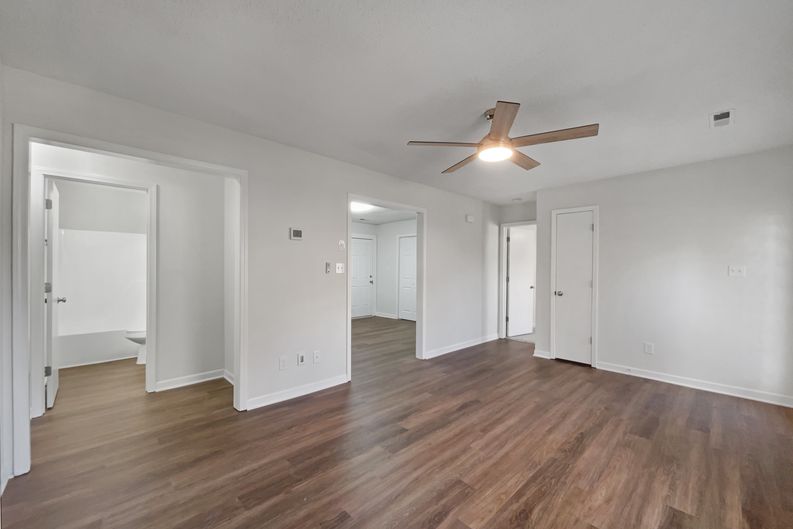 Photo 4 of 18 of 4051 Gordon Ct, Winston Salem, NC