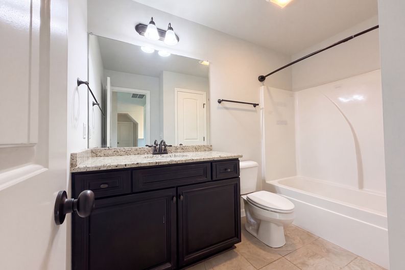 Photo 13 of 18 of 308 W Winterberry Trl, White House, TN