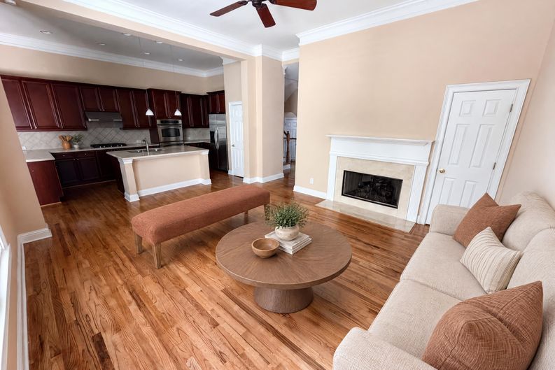 Photo 9 of 32 of 1659 Woodwalk Strm SE, Atlanta, GA