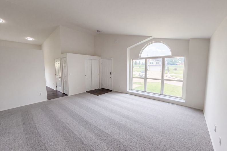 Photo 3 of 22 of 14417 Cape Charles Ct, Florissant, MO