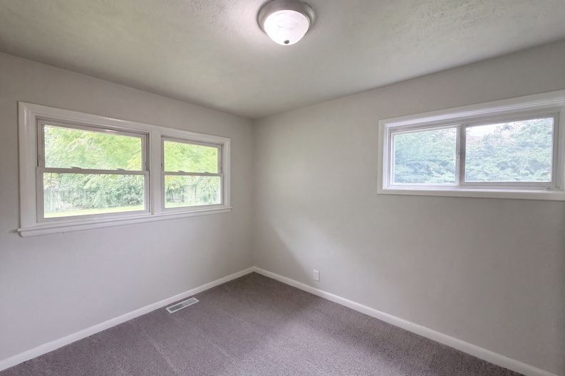 Photo 11 of 19 of 3202 N Arlington Ave, Indianapolis, IN