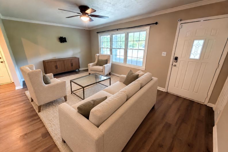 Photo 3 of 30 of 190 Stroud Dr SE, Mableton, GA