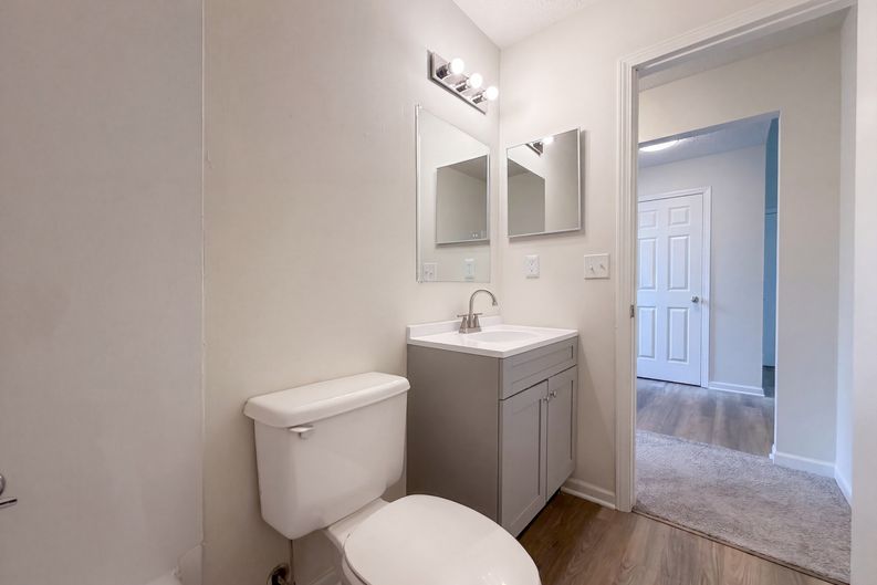 Photo 11 of 30 of 3223 Berkley Pointe Dr, Columbus, OH