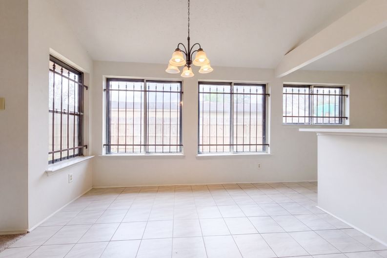Photo 6 of 16 of 3307 Brookston St, Houston, TX