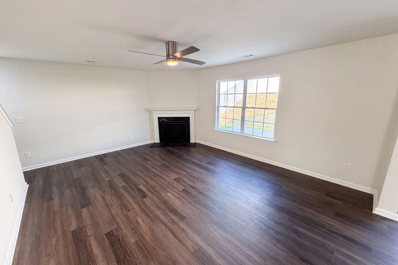 Photo 9 of 26 of 9833 Wardley Dr, Charlotte, NC
