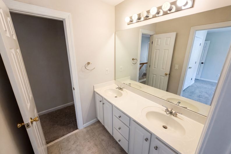 Photo 17 of 38 of 1231 Dunwoody Village Dr, Atlanta, GA