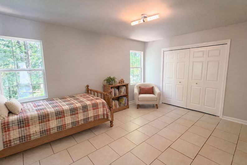 Photo 8 of 23 of 6226 Dumont Ln, Charlotte, NC