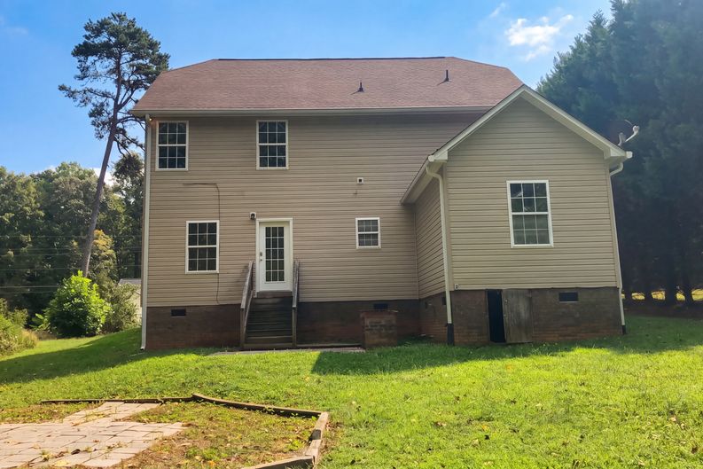 Photo 5 of 20 of 229 Delview Dr, Cherryville, NC