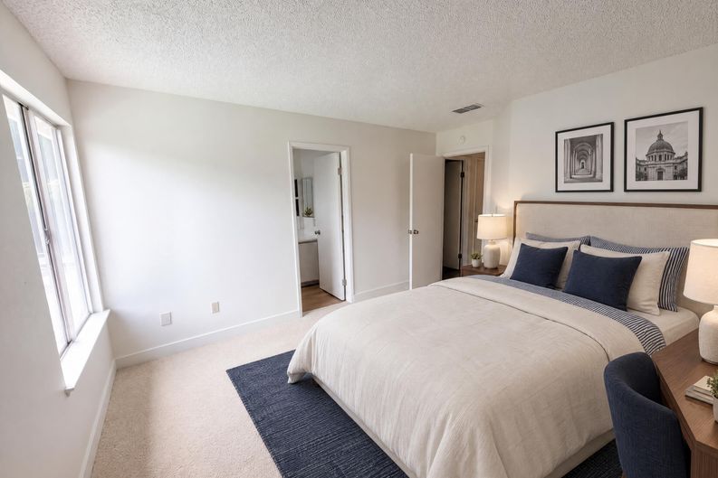 Photo 4 of 22 of 6300 Seyferth Way, Sacramento, CA