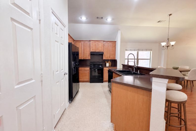 Photo 6 of 14 of 605 Crystal Falls Dr, McKinney, TX