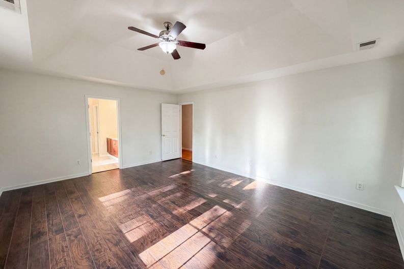 Photo 4 of 27 of 8692 Hickory Creek Ct, North Charleston, SC