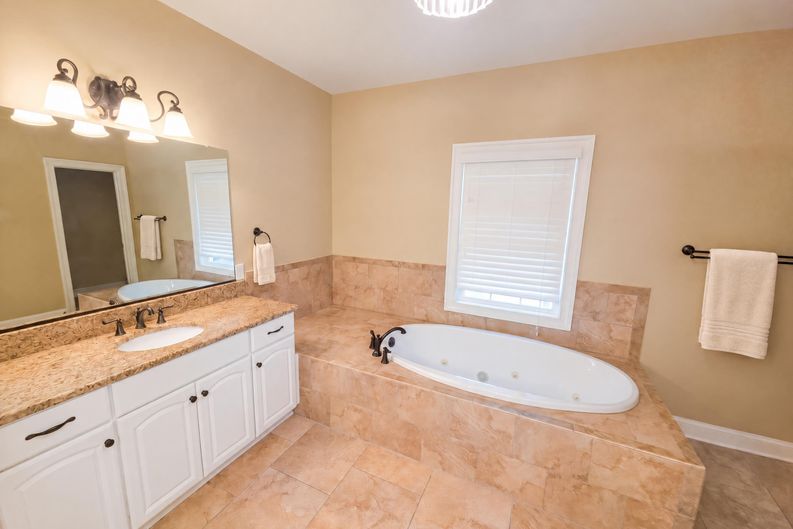 Photo 17 of 25 of 15000 Chesdin Green Way, Chesterfield, VA