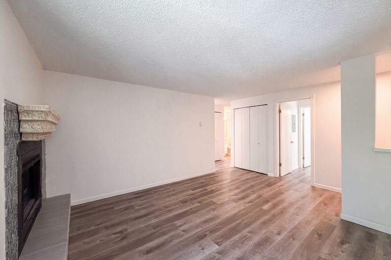 Photo 8 of 24 of 650 SW Meadow Dr, Beaverton, OR
