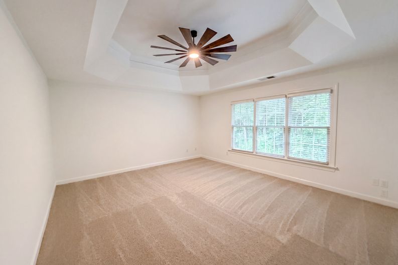 Photo 4 of 18 of 12341 Willingdon Rd, Huntersville, NC