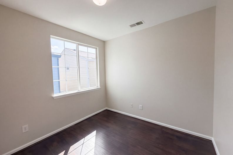 Photo 5 of 8 of 2560 N Village Dr, Santa Rosa, CA