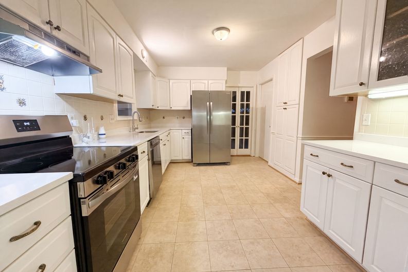 Photo 7 of 51 of 8947 Rosewood St, Manassas, VA