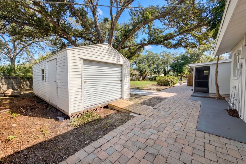 Photo 37 of 43 of 3705 Malec Cir, Sarasota, FL