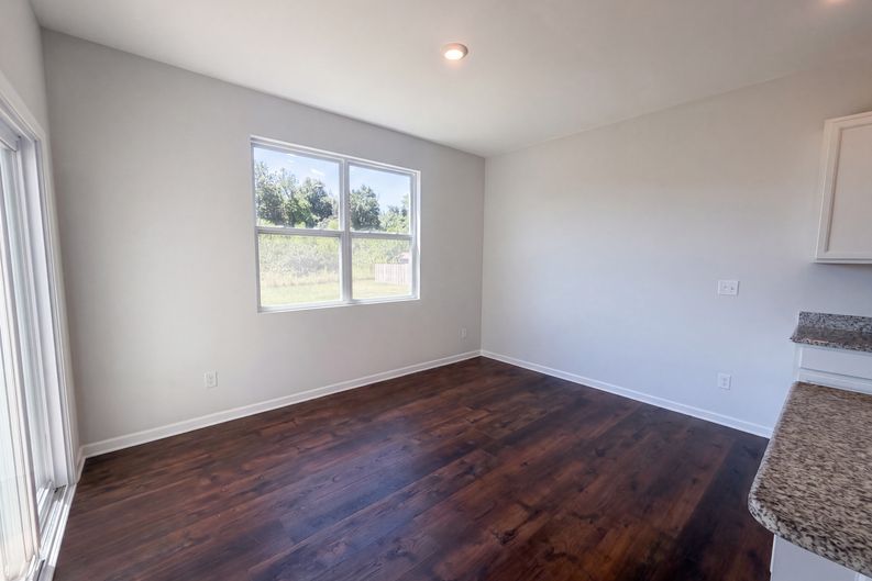 Photo 6 of 21 of 9181 War Eagles Way, Ashland City, TN