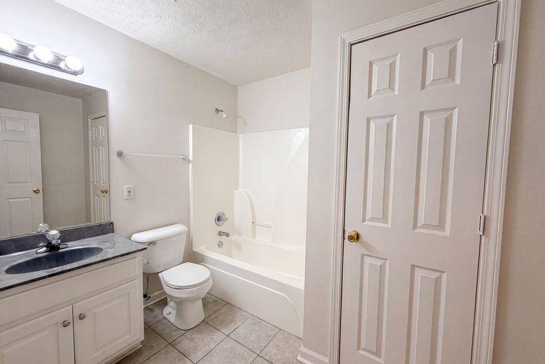 Photo 19 of 27 of 807 W Thompson Ln, Murfreesboro, TN