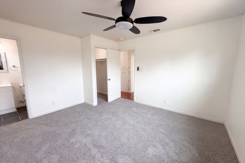 Photo 14 of 22 of 7550 Tamoshanter Way, Sacramento, CA