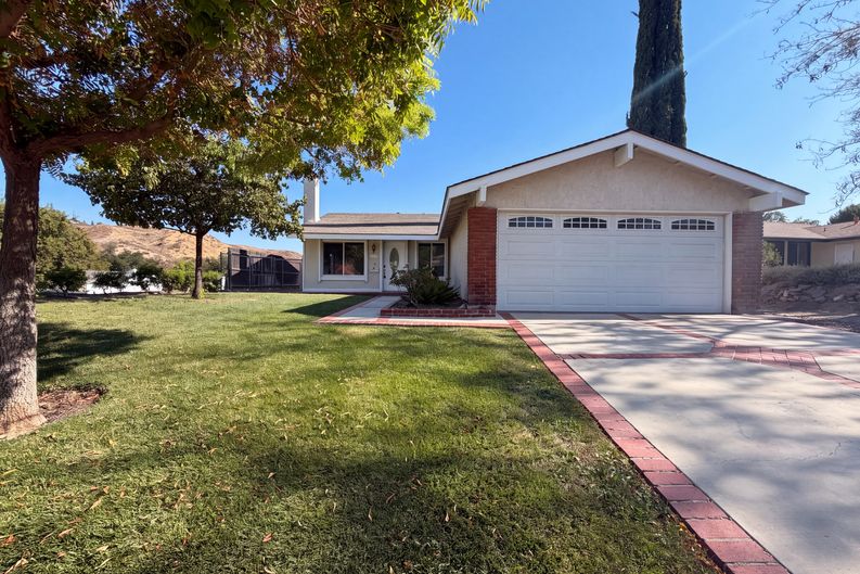Photo 20 of 25 of 14602 Rosecourt Dr, Canyon Country, CA