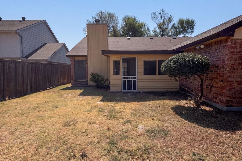 Photo 5 of 21 of 6808 Younger Dr, The Colony, TX