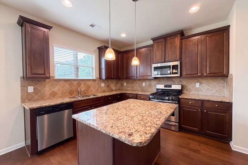 Photo 14 of 18 of 6543 Chason Woods Ct, Jonesboro, GA