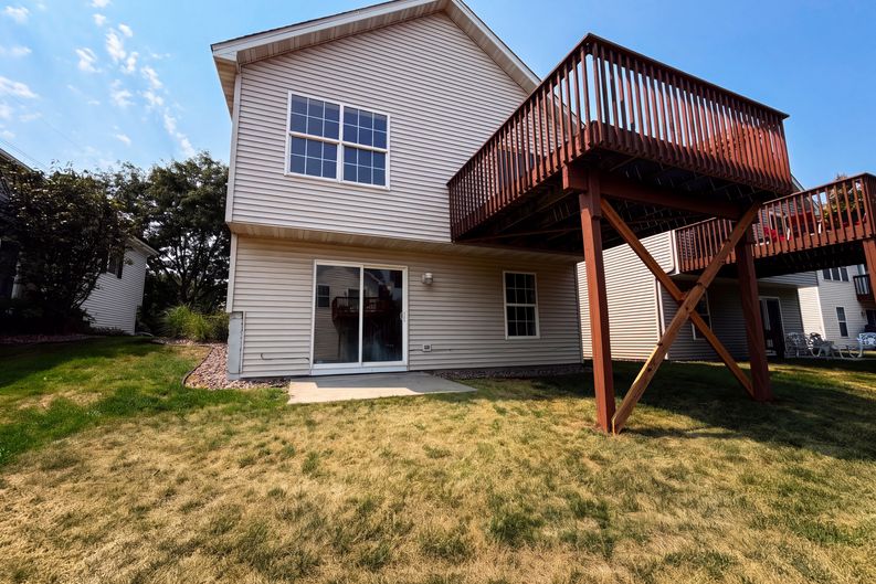 Photo 5 of 20 of 7476 Hampton Ln, Shakopee, MN