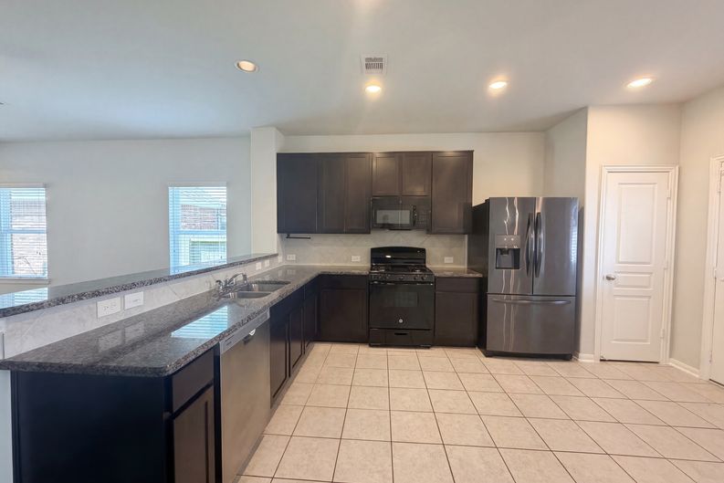Photo 17 of 23 of 1038 Cash St, Alvin, TX