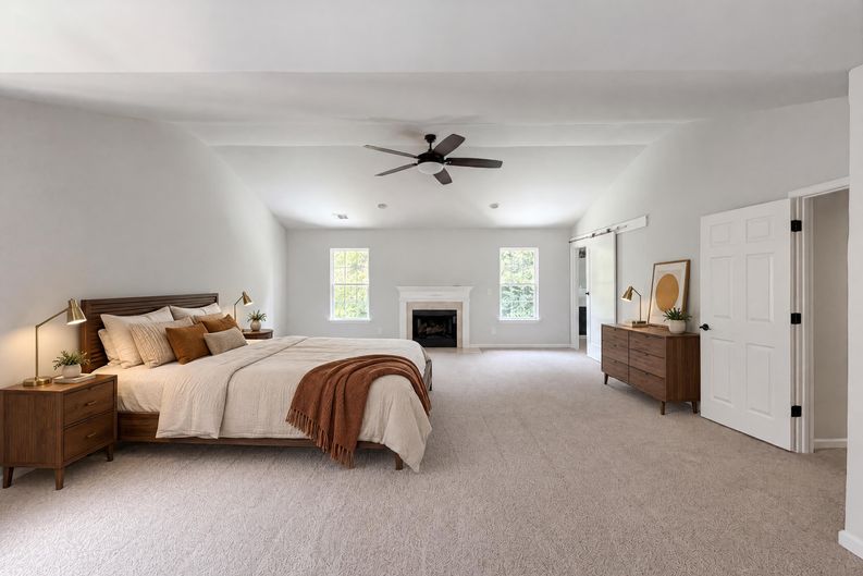 Photo 4 of 23 of 4024 Fifendrum Ln, Charlotte, NC