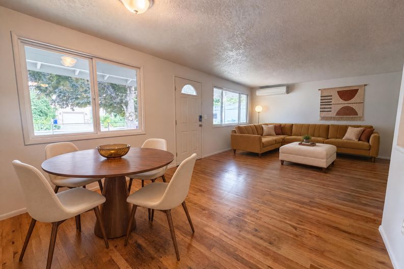 Photo 6 of 16 of 3910 SE 71st Ave, Portland, OR