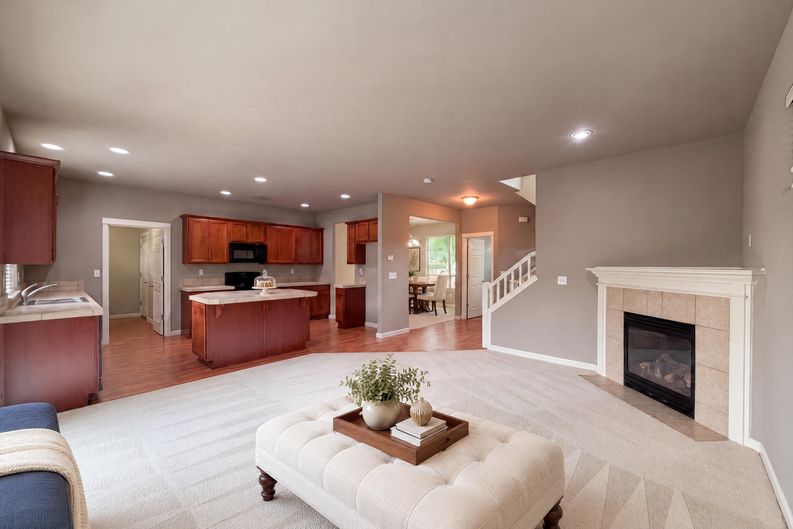 Photo 3 of 23 of 1724 SW Willowview Ter, Beaverton, OR