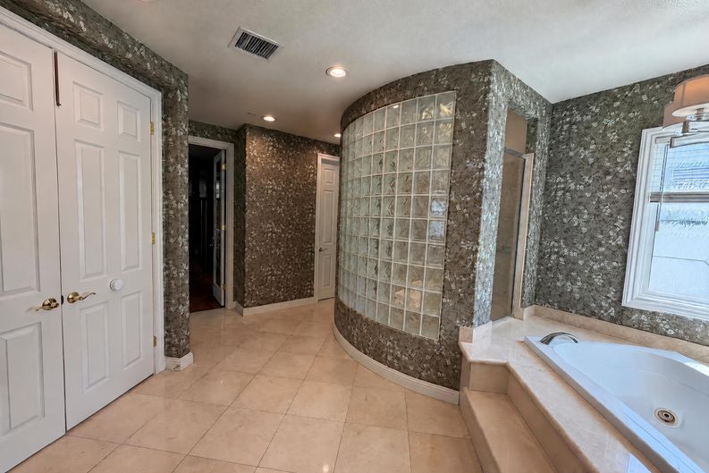 Photo 14 of 31 of 17109 Santa Cruz Ct, Yorba Linda, CA