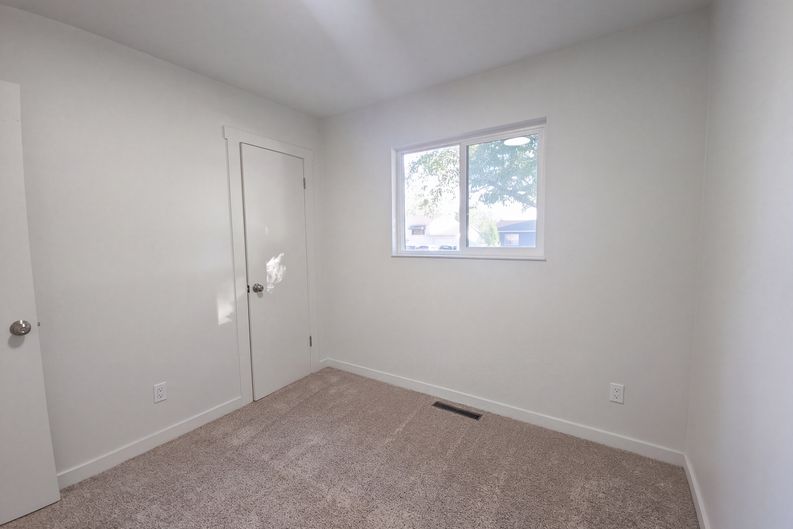 Photo 14 of 19 of 1136 Cambridge Ave, Colorado Springs, CO