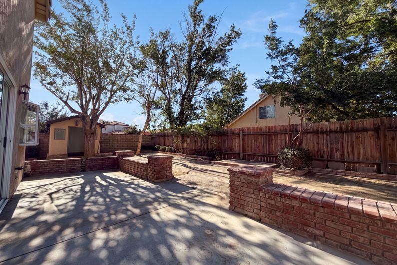 Photo 24 of 28 of 5545 W Avenue L6, Lancaster, CA