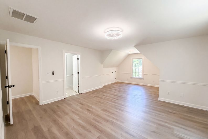 Photo 19 of 49 of 12209 Willingdon Rd, Huntersville, NC