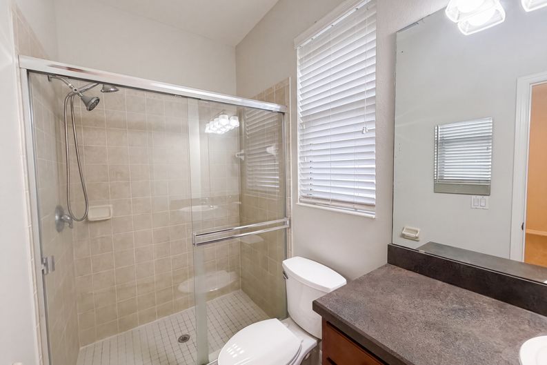 Photo 17 of 24 of 33450 Irongate Dr, Leesburg, FL